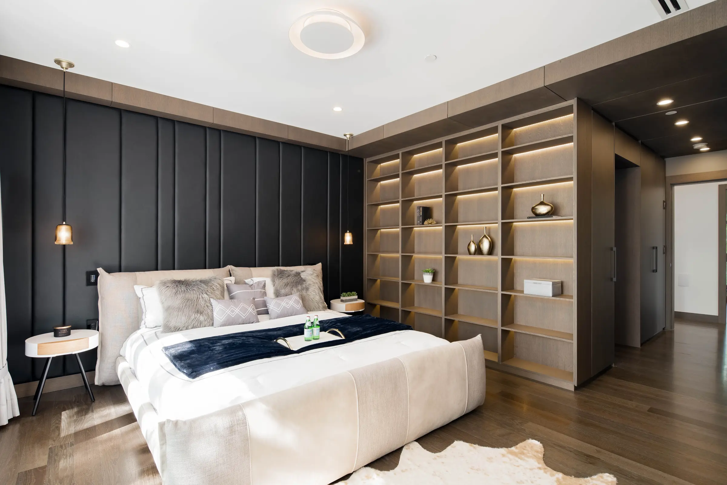 Vancouver West Residence — image 3