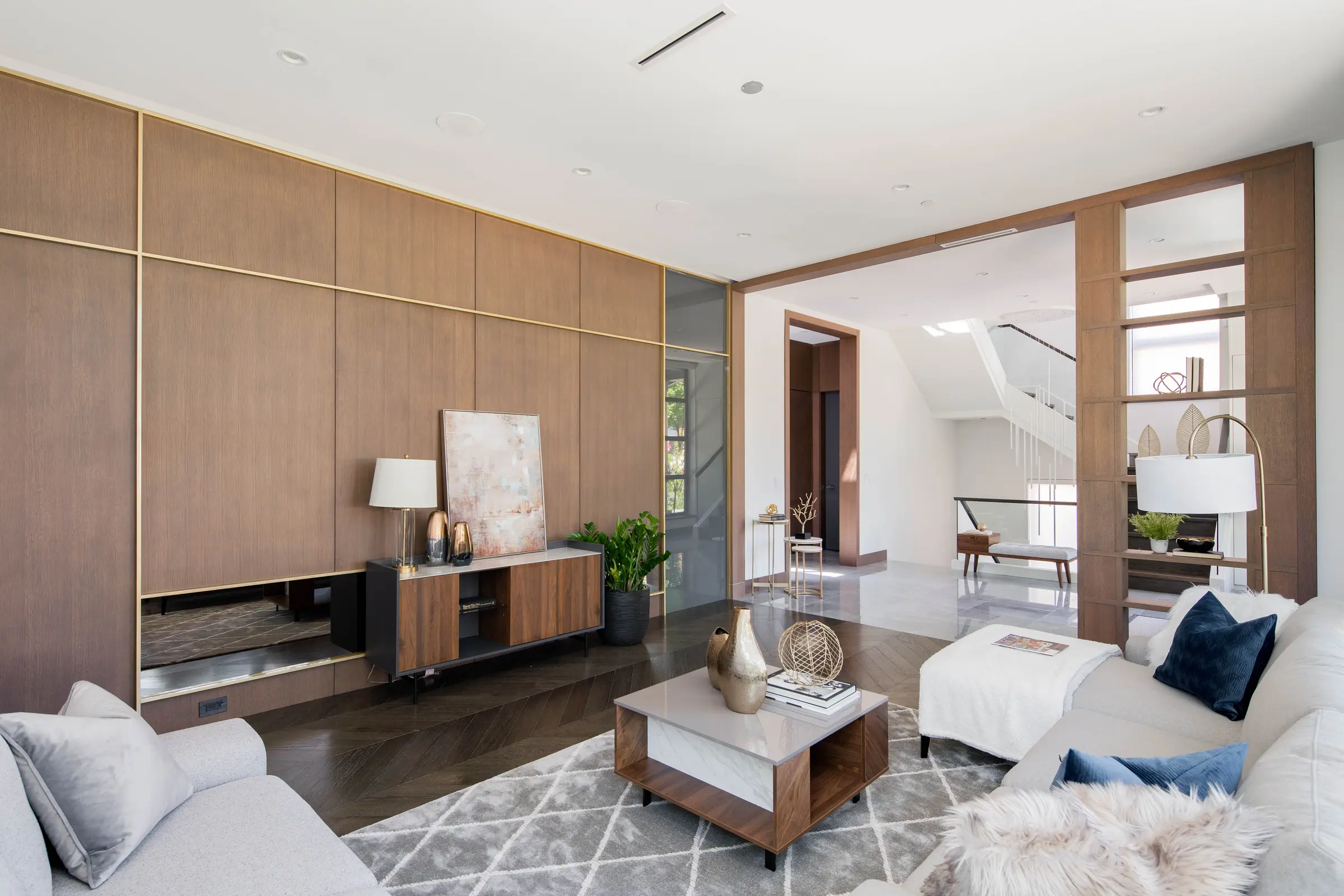 Vancouver West Residence — image 9