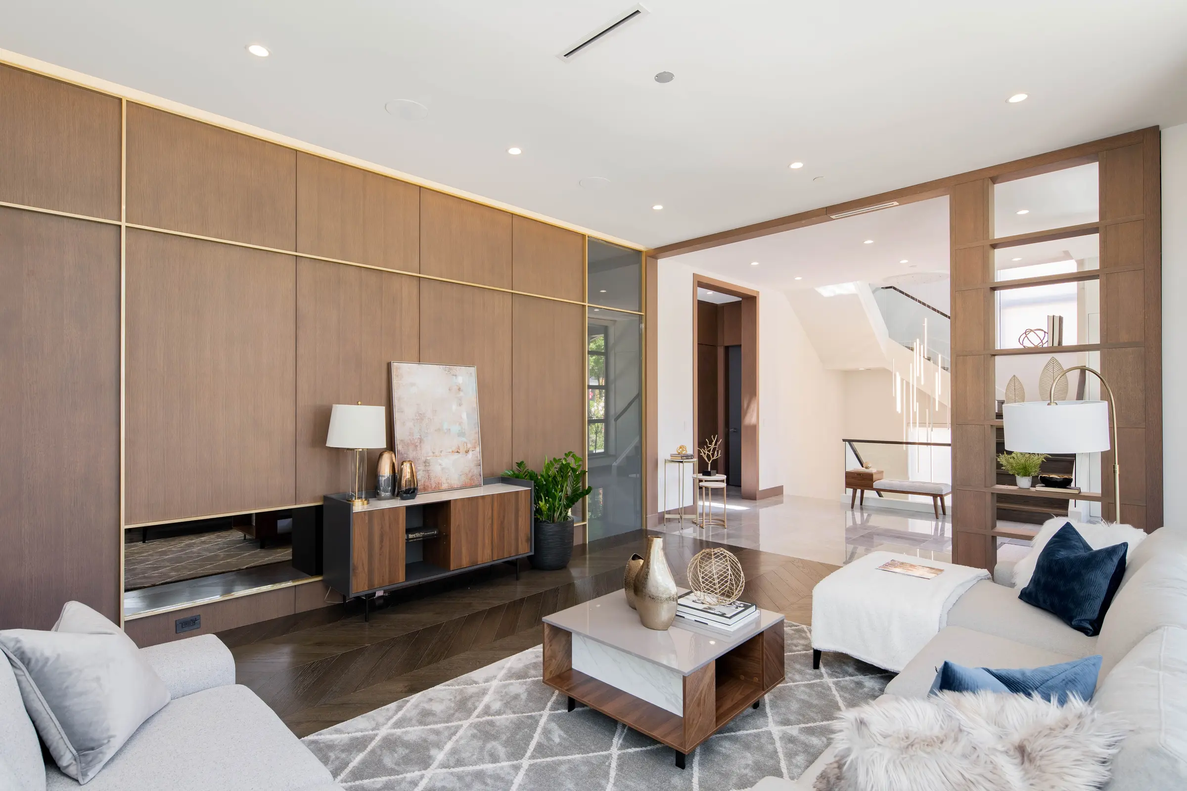 Vancouver West Residence — image 11