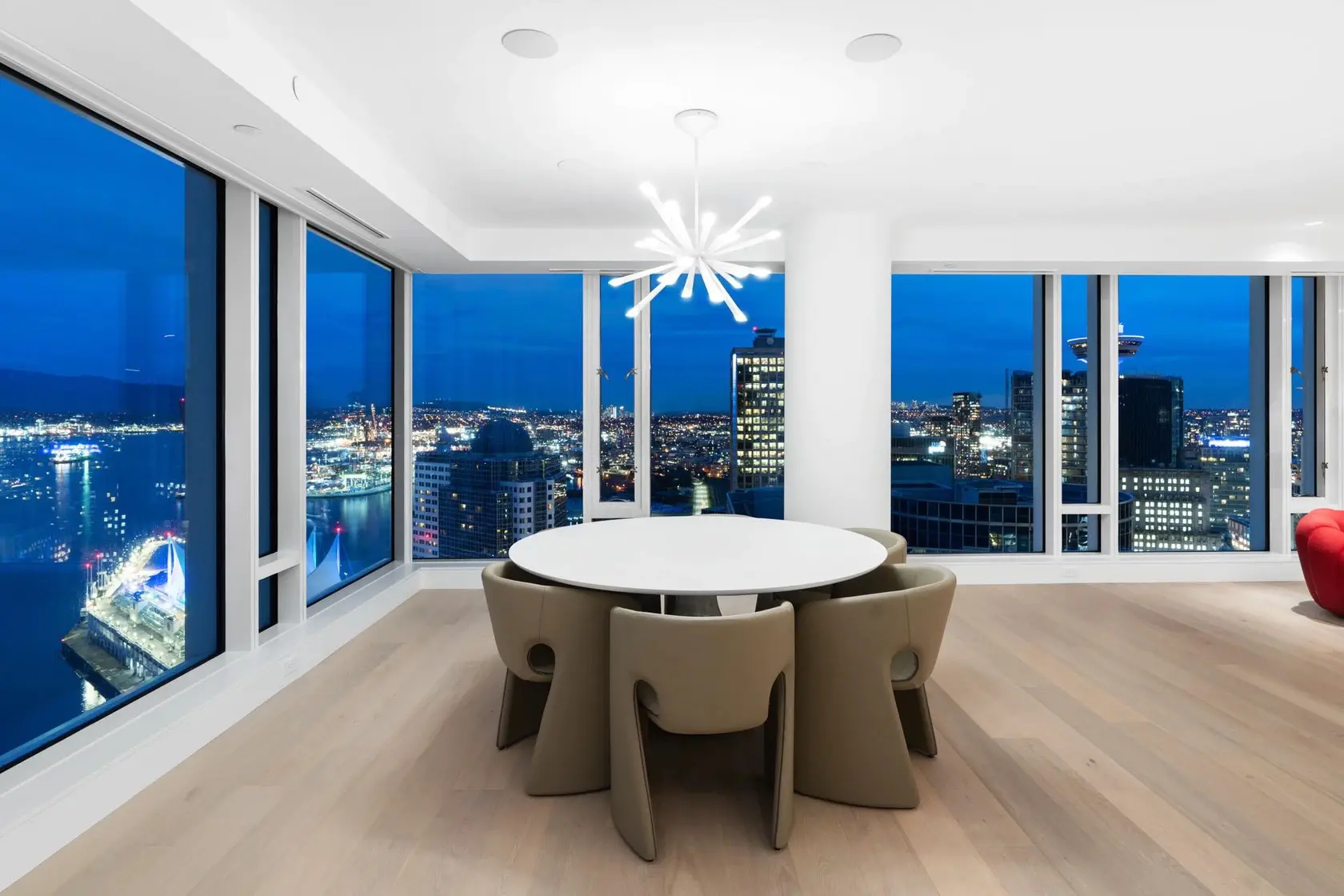 Downtown Vancouver Residence — image 5