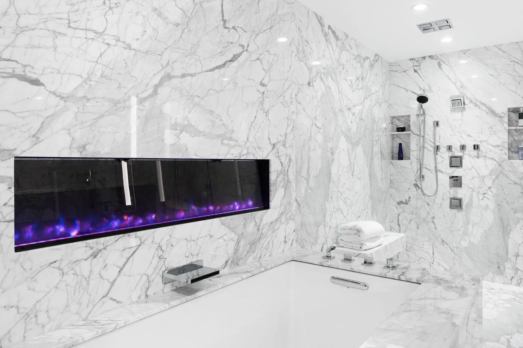 Downtown Vancouver Residence — image 6