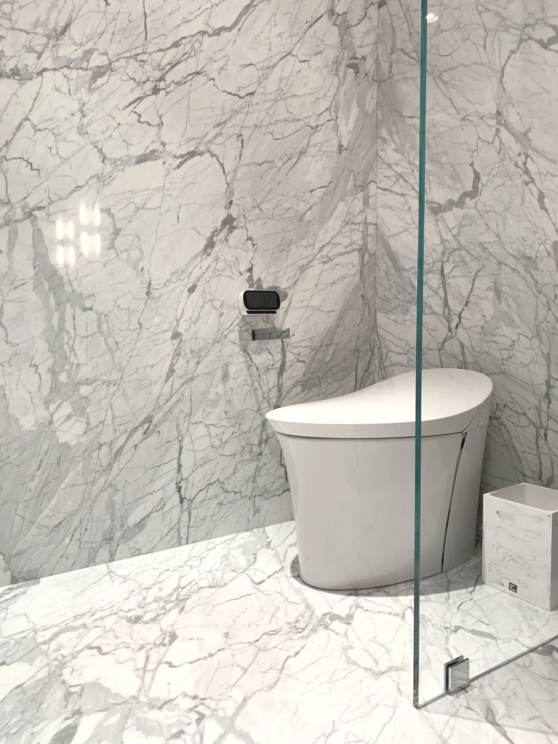Downtown Vancouver Residence — image 13