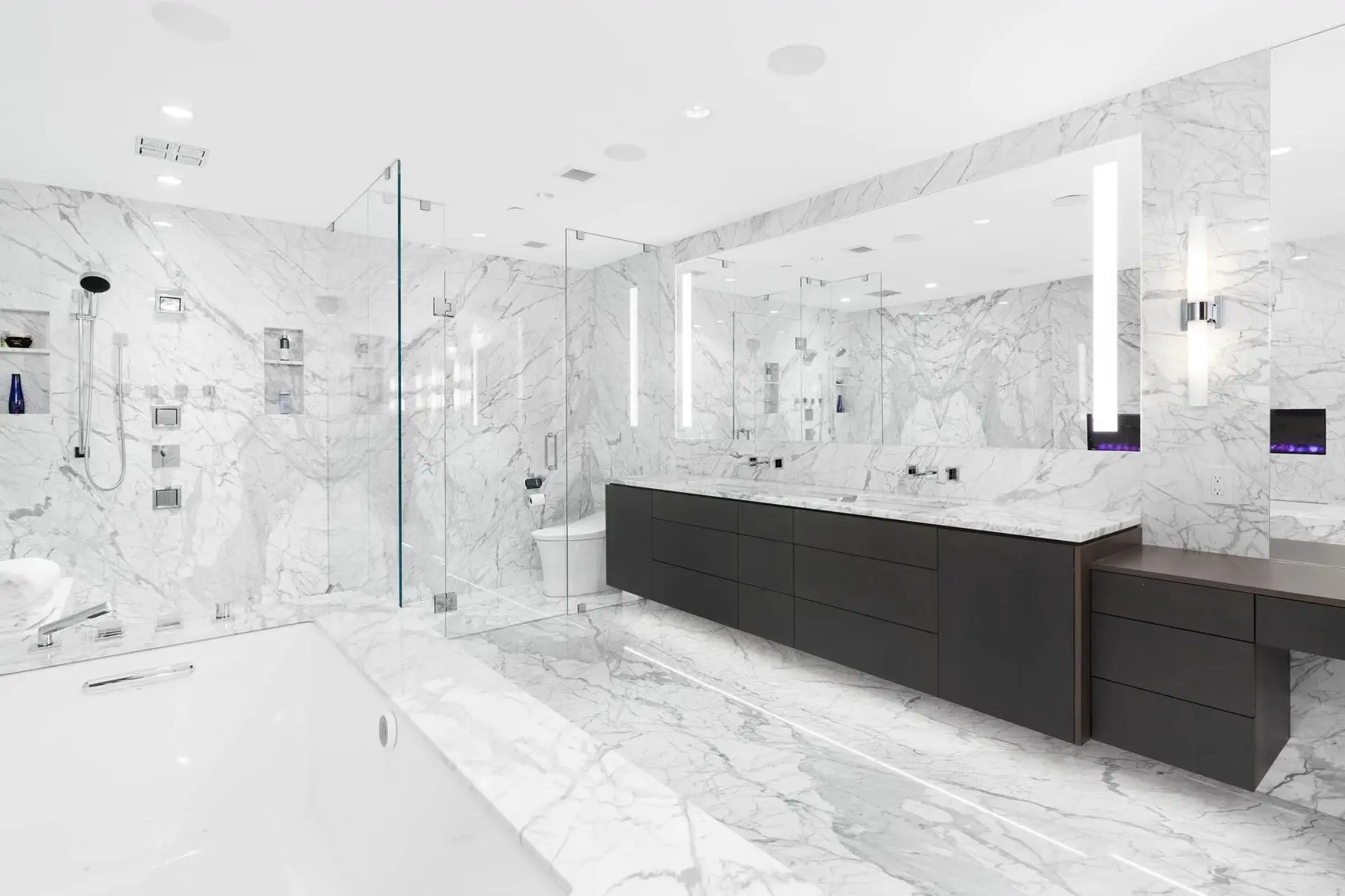Downtown Vancouver Residence — image 22