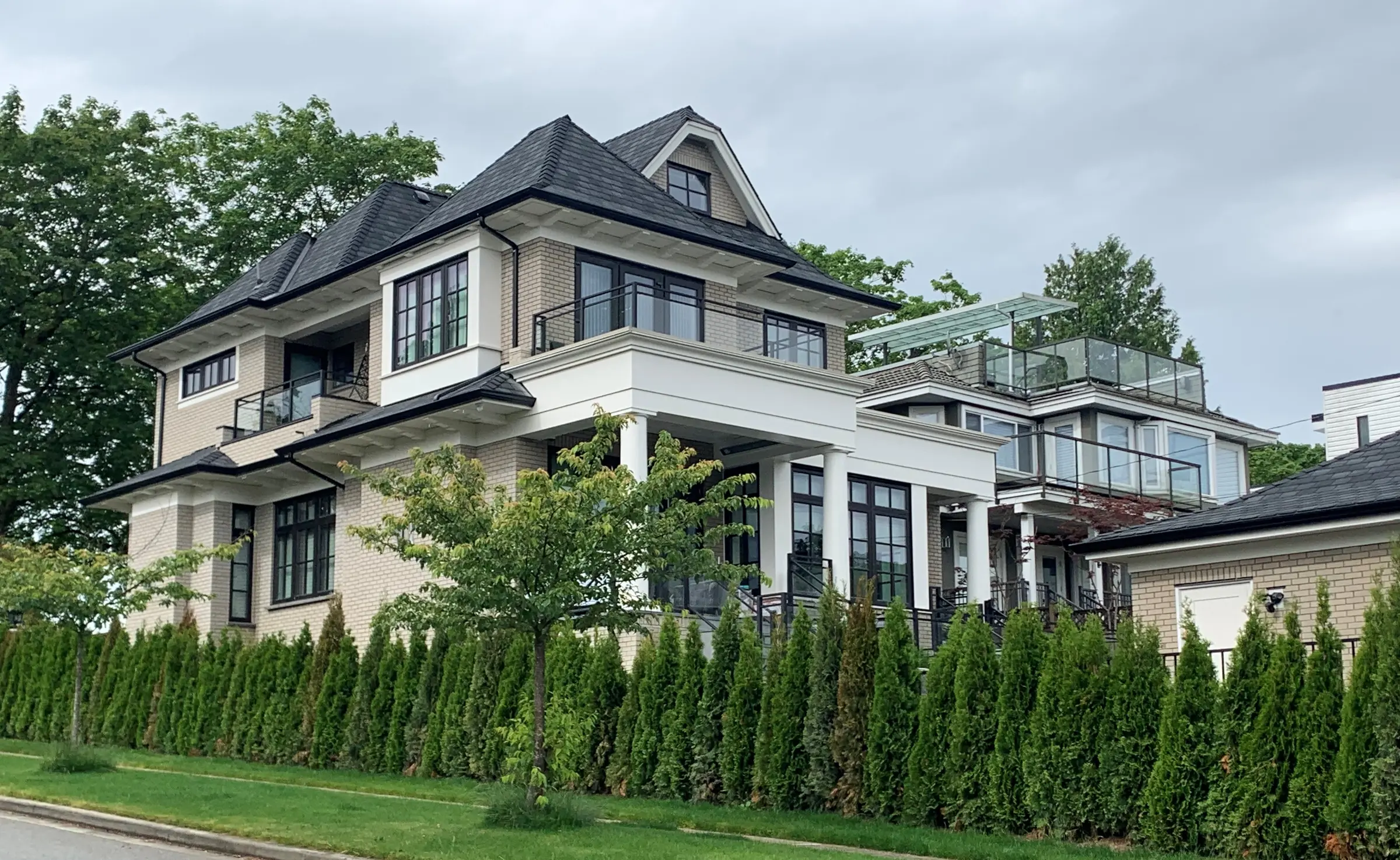 Metro Vancouver Residence 01 — image 3