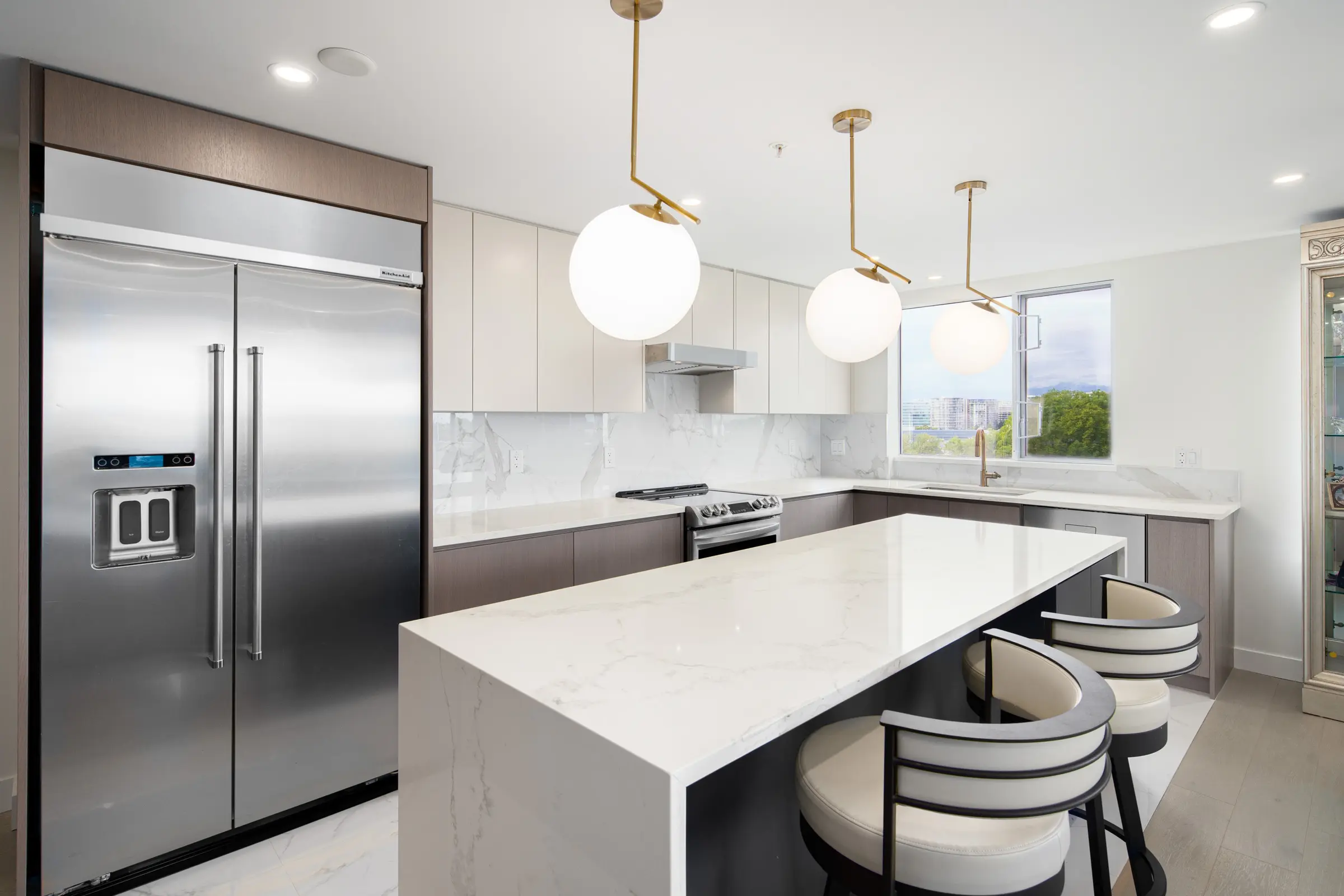 Metro Vancouver Residence 02 — image 5
