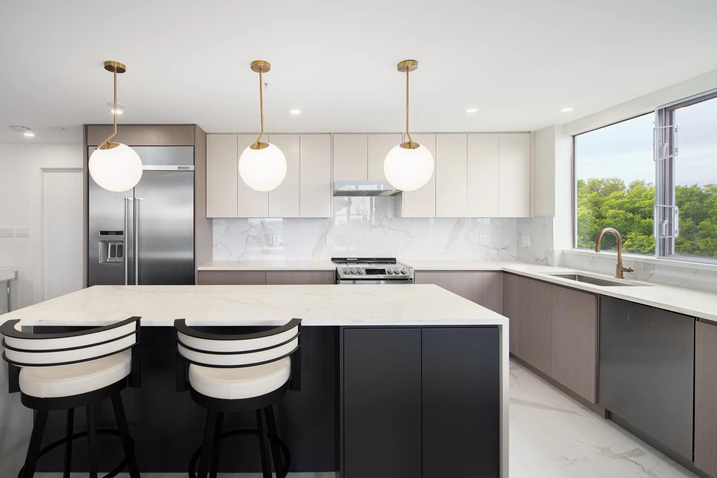 Metro Vancouver Residence 02 — image 8