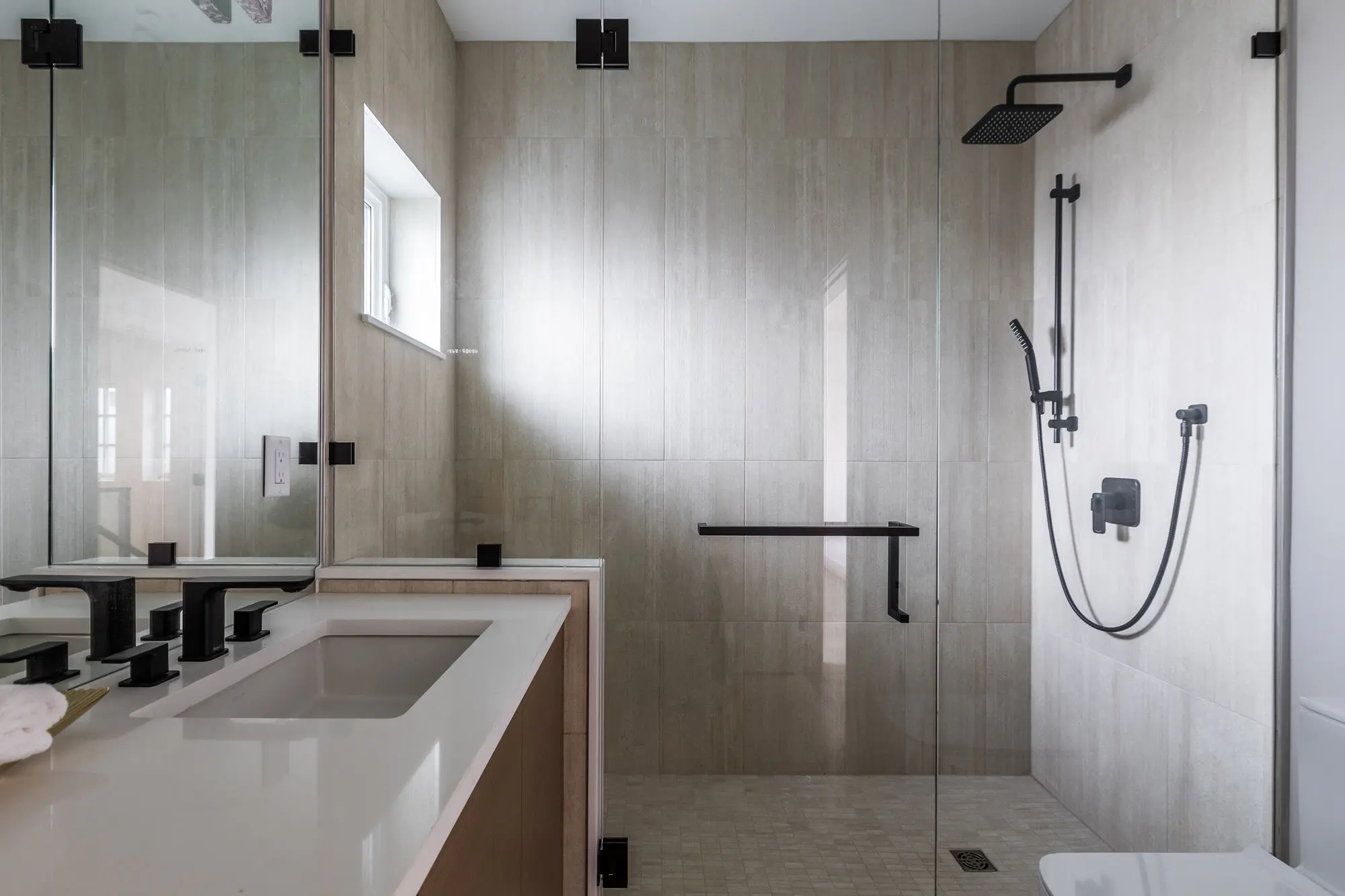 Metro Vancouver Residence 03 — image 22
