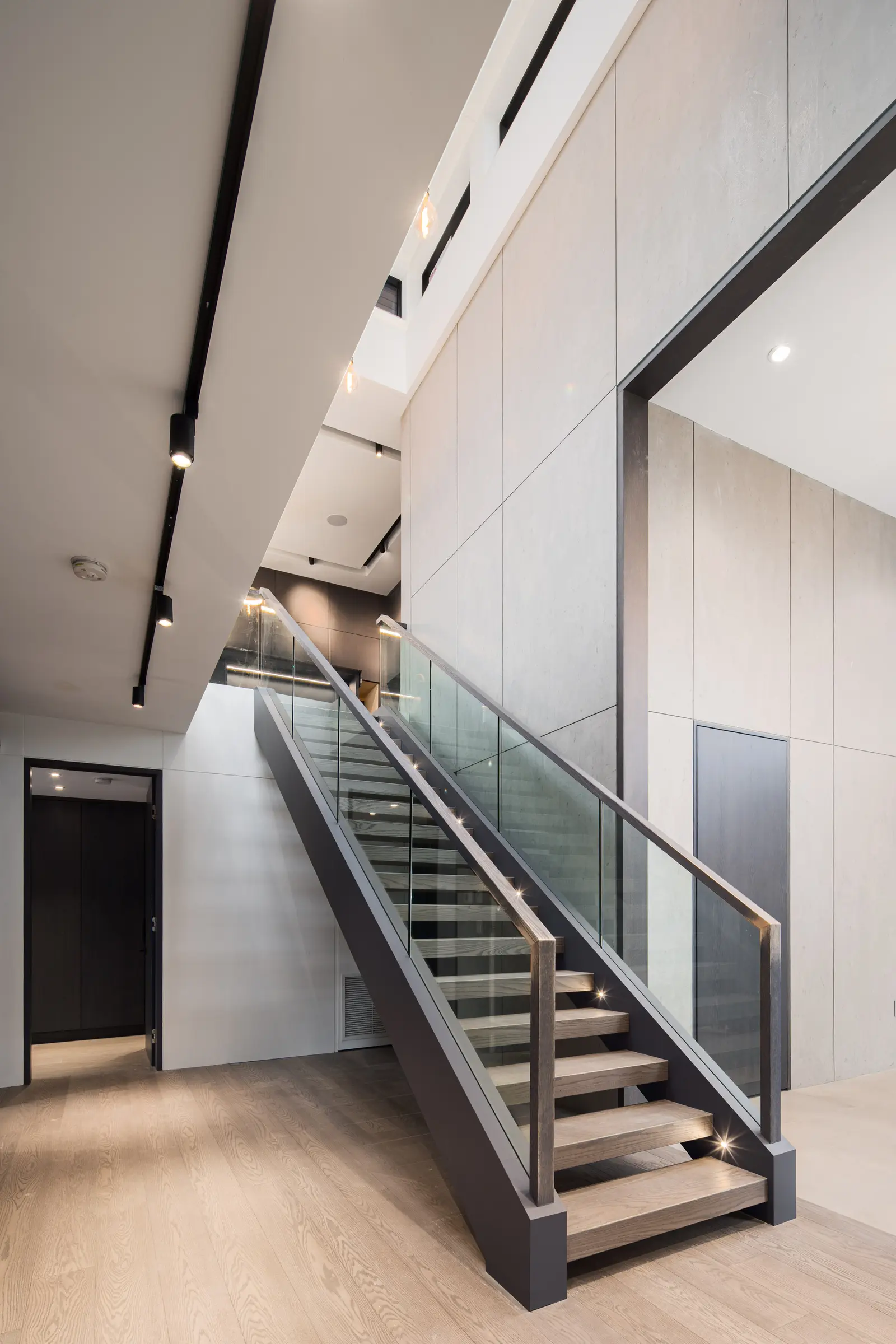 Richmond Residence — image 30